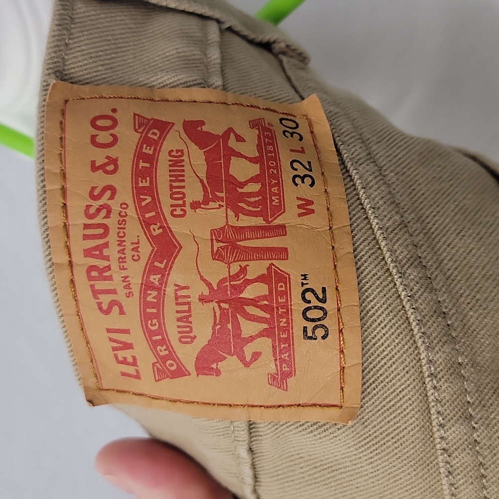 Mens levis jeans size 32/30